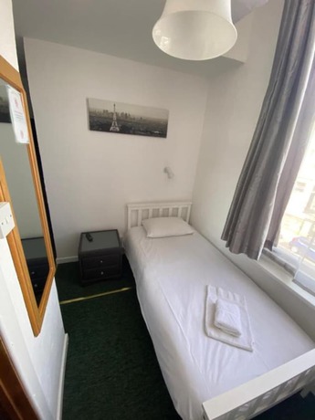 Imagen de la habitación del Hotel Carlton Court. Foto 10