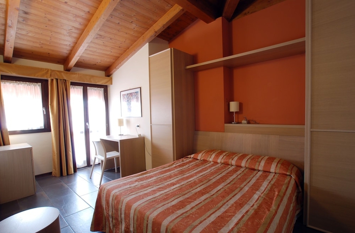 Imagen de la habitación del Hotel Carlton, Ferrara. Foto 12