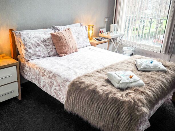 Imagen de la habitación del Hotel Carlton House. Foto 15