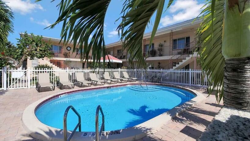 Imagen general del Hotel Carlton House Motel. Foto 11