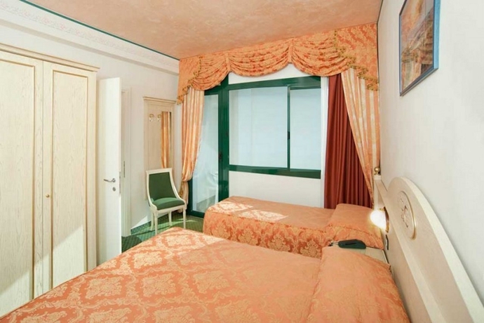 Imagen general del Hotel Carlton, Lido Di Jesolo. Foto 5