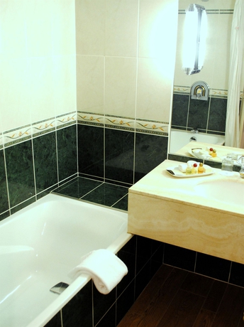 Imagen de la habitación del Hotel Carlton, Lille. Foto 8