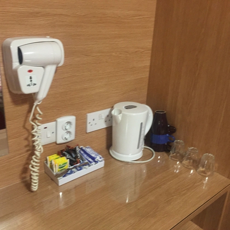 Imagen de la habitación del Hotel Carlton, Londres. Foto 10