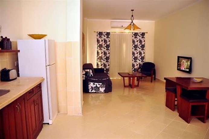 Imagen de la habitación del Hotel Carlton Luxury Resort. Foto 6
