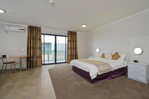 Imagen de la habitación del Hotel Carlton Lygon Lodge. Foto 5