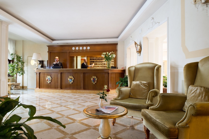 Imagen de los interiores del Hotel Carlton On The Grand Canal. Foto 14