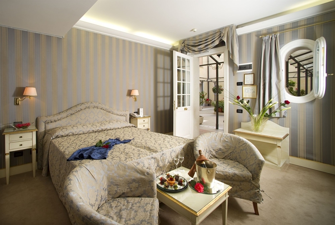 Imagen de los interiores del Hotel Carlton On The Grand Canal. Foto 15