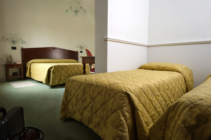 Imagen de la habitación del Hotel Carlton On The Grand Canal. Foto 11