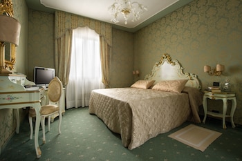 Imagen de la habitación del Hotel Carlton On The Grand Canal. Foto 8