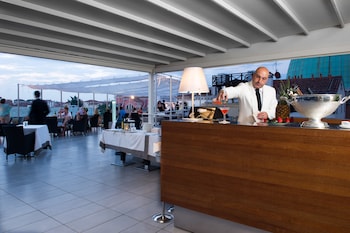 Imagen de los exteriores del Hotel Carlton On The Grand Canal. Foto 17