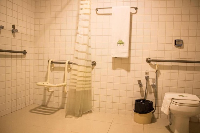 Imagen de la habitación del Hotel Carlton Plaza Baob&aacute;. Foto 3