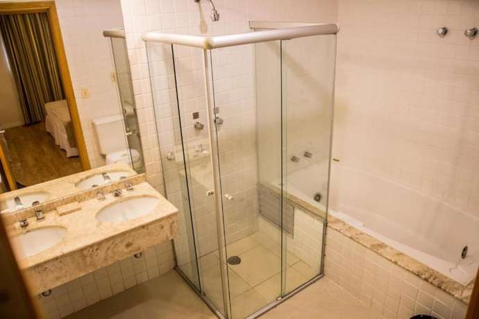 Imagen de la habitación del Hotel Carlton Plaza Baob&aacute;. Foto 11