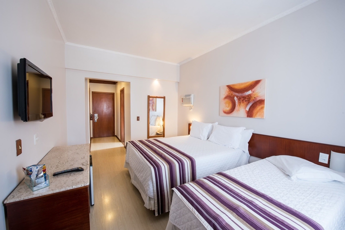 Imagen de la habitación del Hotel Carlton Plaza. Foto 4