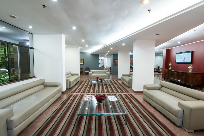 Imagen de los interiores del Hotel Carlton Plaza. Foto 18