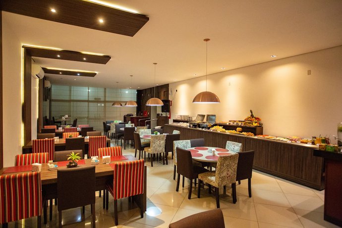 Imagen del bar/restaurante del Hotel Carlton Plaza Torre. Foto 5