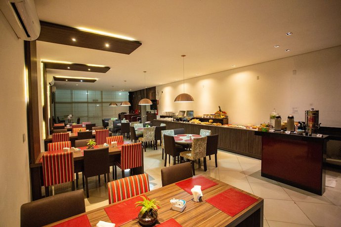 Imagen del bar/restaurante del Hotel Carlton Plaza Torre. Foto 6