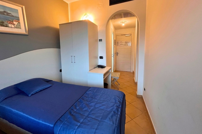 Imagen de la habitación del Hotel Carlton Riviera. Foto 6