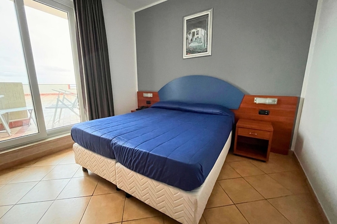 Imagen de la habitación del Hotel Carlton Riviera. Foto 8