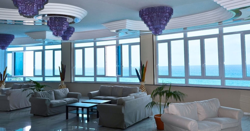 Imagen de los interiores del Hotel Carlton Riviera. Foto 19