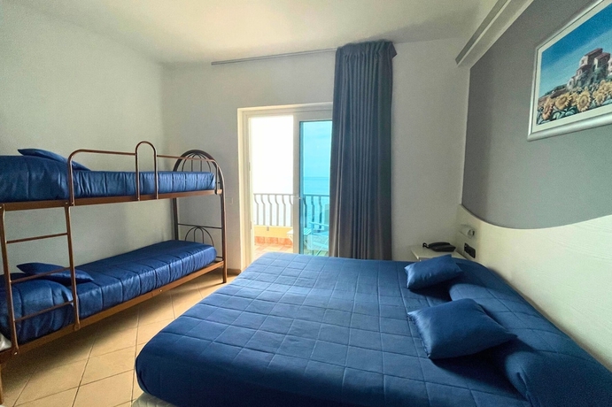 Imagen de la habitación del Hotel Carlton Riviera. Foto 13