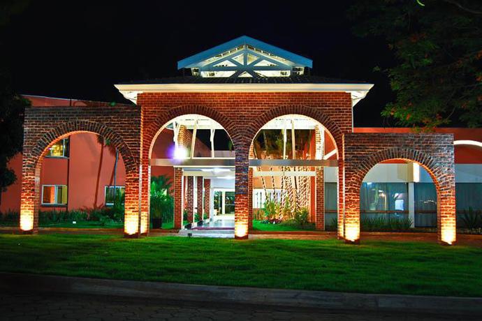 Imagen general del Hotel Carlton Su&iacute;tes Limeira. Foto 4