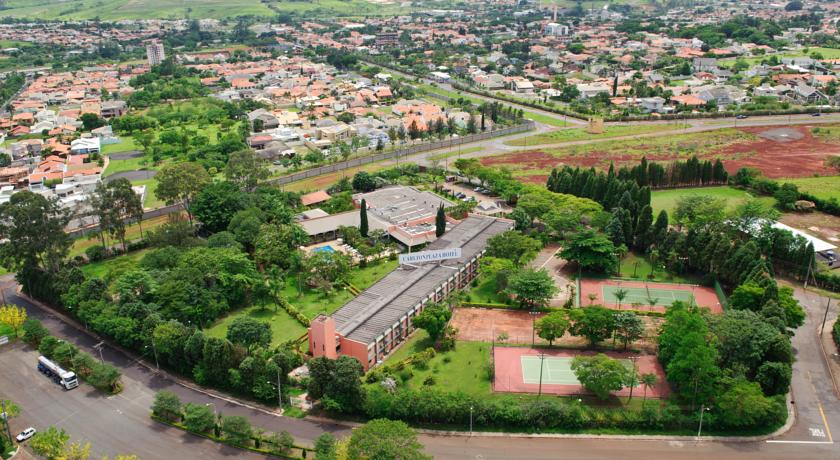 Imagen general del Hotel Carlton Su&iacute;tes Limeira. Foto 5