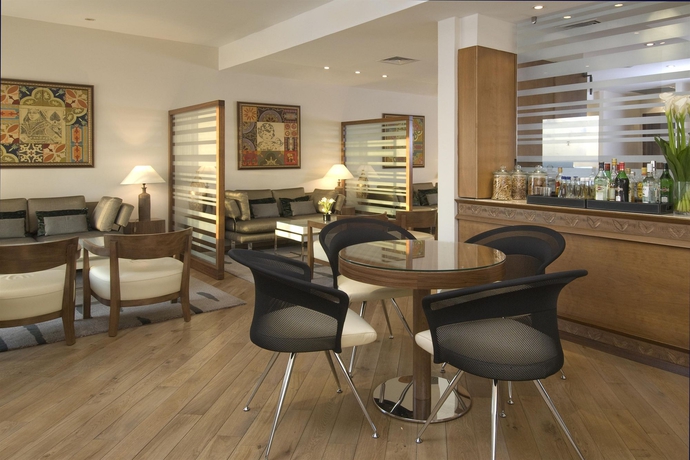 Imagen de los interiores del Hotel Carlton Tel Aviv. Foto 9