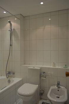 Imagen de la habitación del Hotel Carlton Tower Kuwait. Foto 9