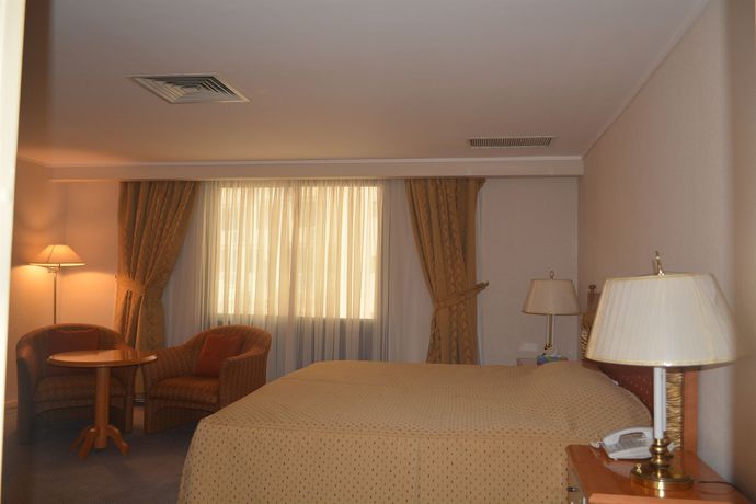 Imagen de la habitación del Hotel Carlton Tower Kuwait. Foto 13