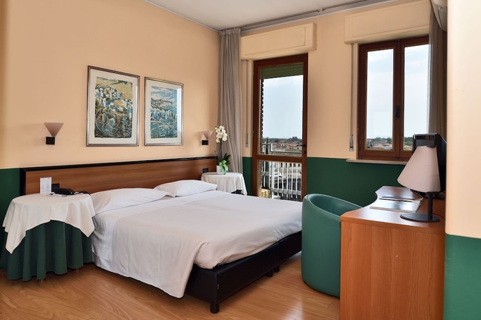 Imagen de la habitación del Hotel Carlton, Treviso. Foto 2