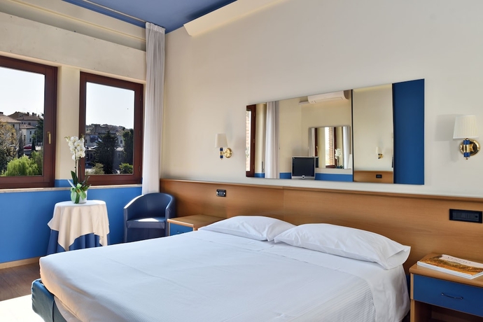 Imagen de la habitación del Hotel Carlton, Treviso. Foto 6