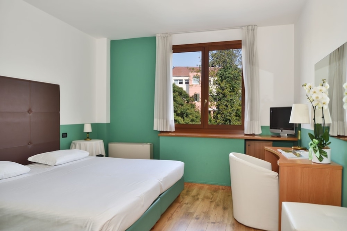 Imagen de la habitación del Hotel Carlton, Treviso. Foto 9