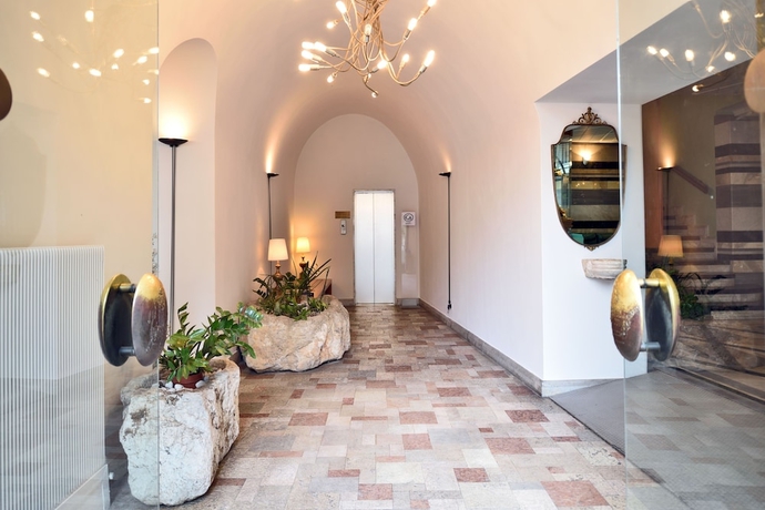 Imagen de los interiores del Hotel Carlton, Treviso. Foto 16