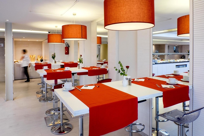 Imagen del bar/restaurante del Hotel Carlton, Tunis. Foto 8