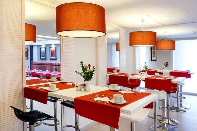 Imagen del bar/restaurante del Hotel Carlton, Tunis. Foto 10