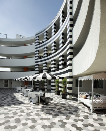 Imagen general del Hotel Carlyle Inn. Foto 3