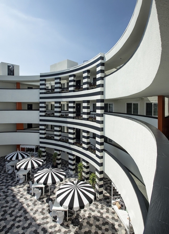 Imagen general del Hotel Carlyle Inn. Foto 4