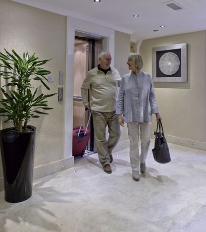 Imagen de los interiores del Hotel Carlyon Bay. Foto 19