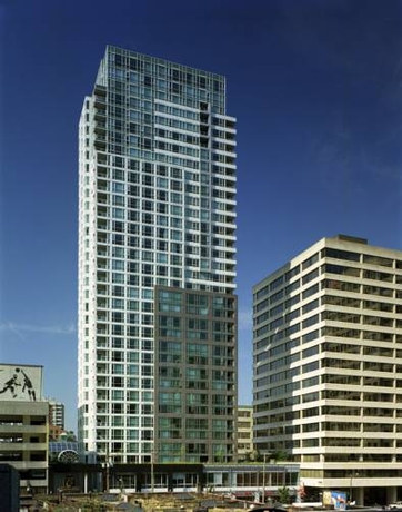 Imagen general del Hotel Carmana and Suites. Foto 5