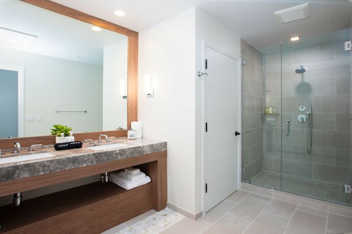 Imagen de la habitación del Hotel Carmel Beach. Foto 14