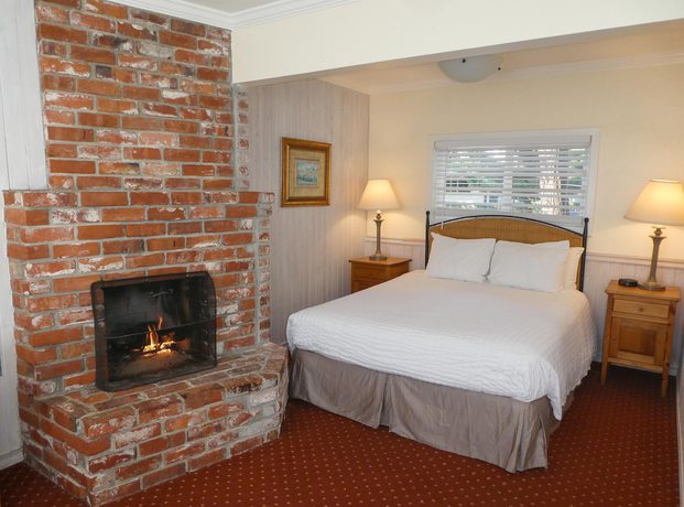 Imagen de la habitación del Hotel Carmel Fireplace Inn. Foto 4