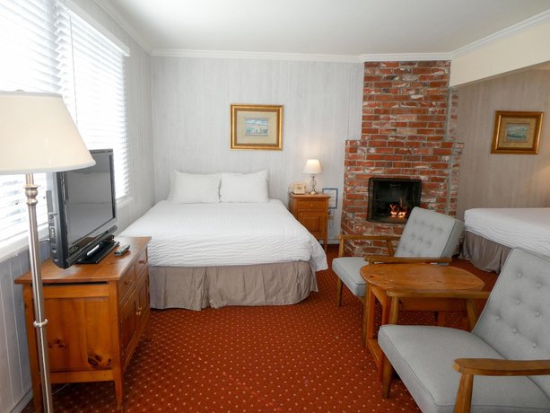 Imagen de la habitación del Hotel Carmel Fireplace Inn. Foto 8