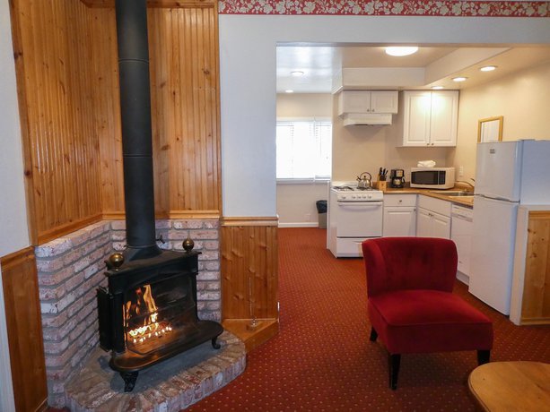 Imagen de la habitación del Hotel Carmel Fireplace Inn. Foto 16