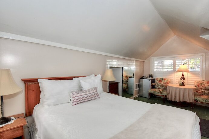 Imagen general del Hotel Carmel Green Lantern Inn. Foto 2