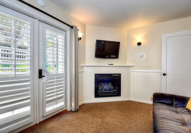 Imagen de la habitación del Hotel Carmel Green Lantern Inn. Foto 16