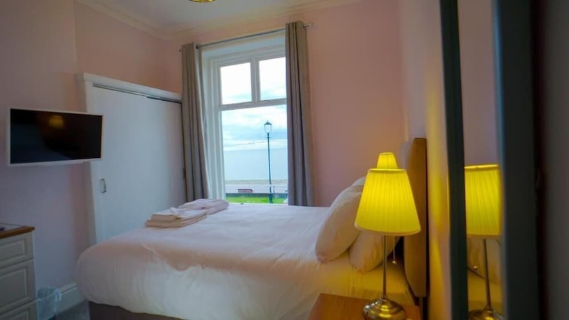 Imagen de la habitación del Hotel Carmel House. Foto 3