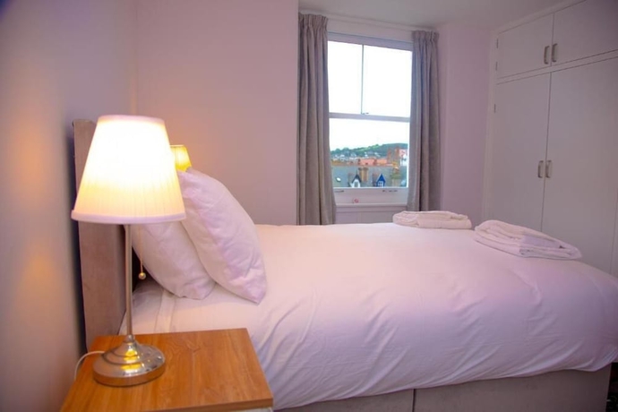 Imagen de la habitación del Hotel Carmel House. Foto 12