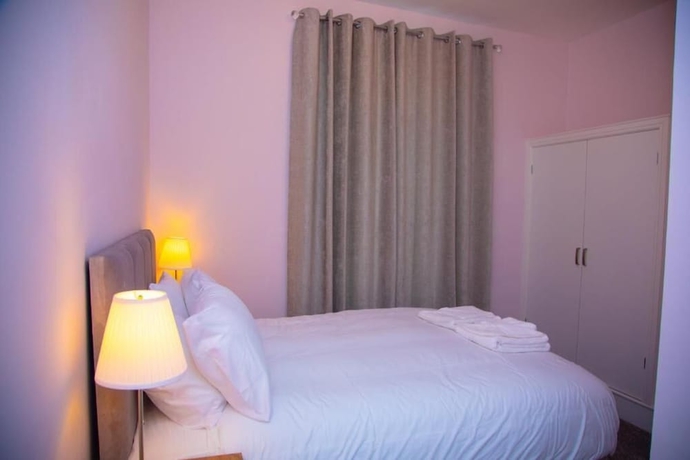 Imagen de la habitación del Hotel Carmel House. Foto 14