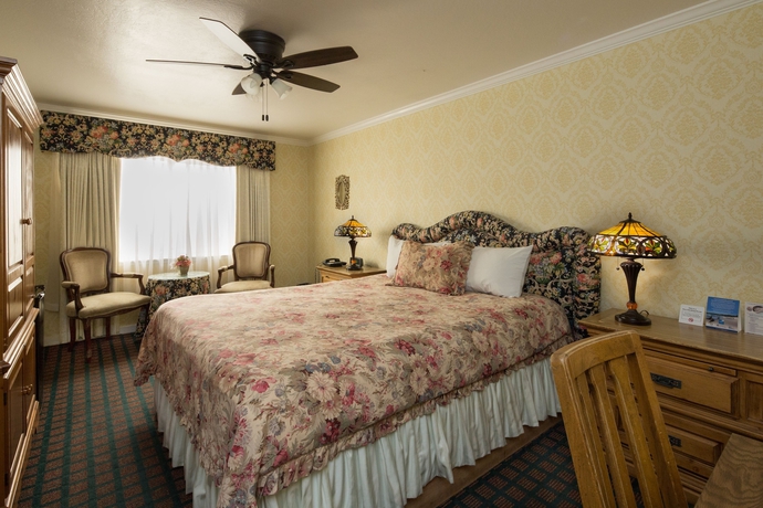 Imagen de la habitación del Hotel Carmel Inn and Suites. Foto 6