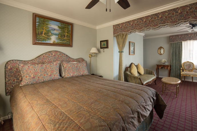 Imagen de la habitación del Hotel Carmel Inn and Suites. Foto 8